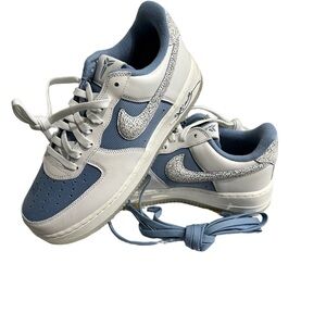 Nike Kobe City of Champions Men's Athletic Shoes - White and Blue